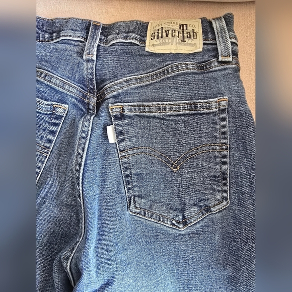 Levi's Women's Blue Jeans - Picture 5 of 8